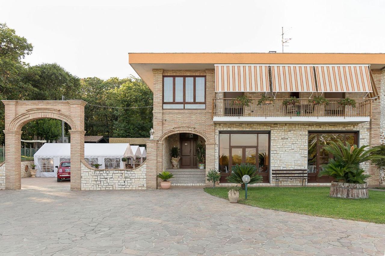 Rooms & Restaurant Il Castagneto 캄파냐 외부 사진